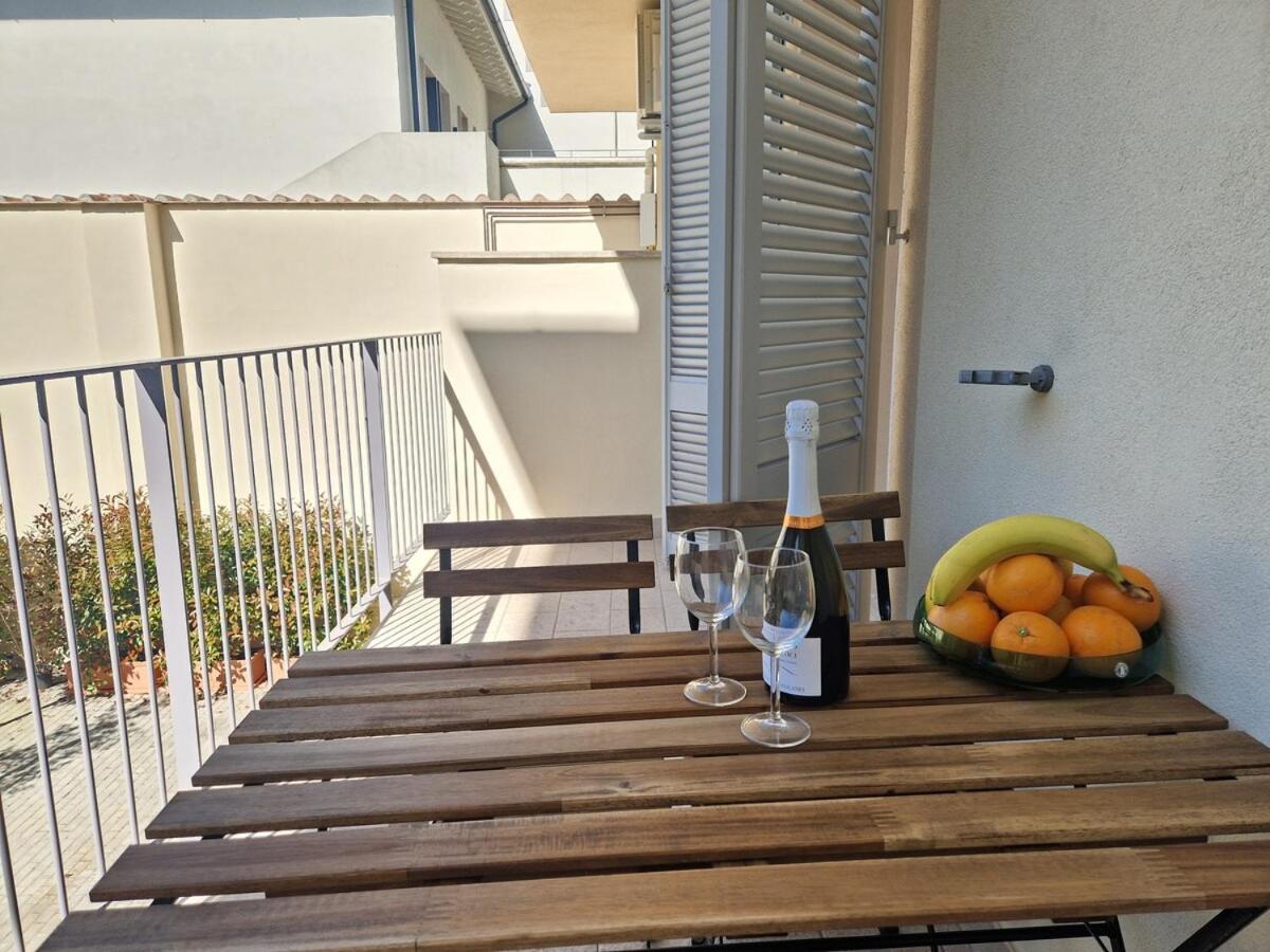 Homeby, Terrace Apartment Francesca Firenze Bagian luar foto