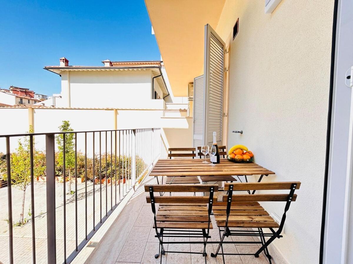 Homeby, Terrace Apartment Francesca Firenze Bagian luar foto